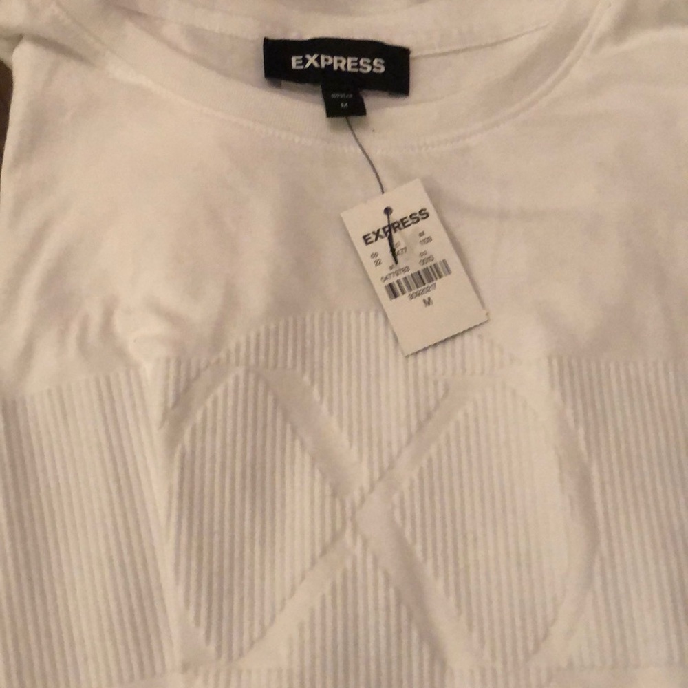 NWT Mens Express White T-Shirt “X” - size Medium
